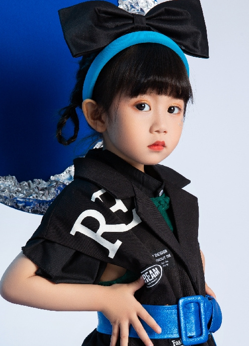 儿童模特-刘艺晞