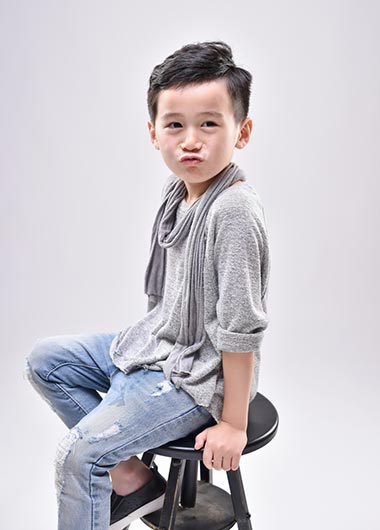 模特-James