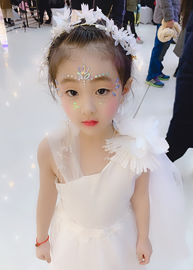 模特-权美妮