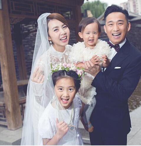 黄磊家人合影