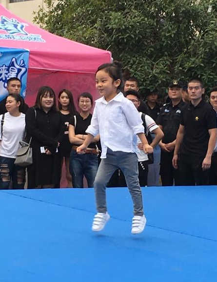 可爱的甜馨