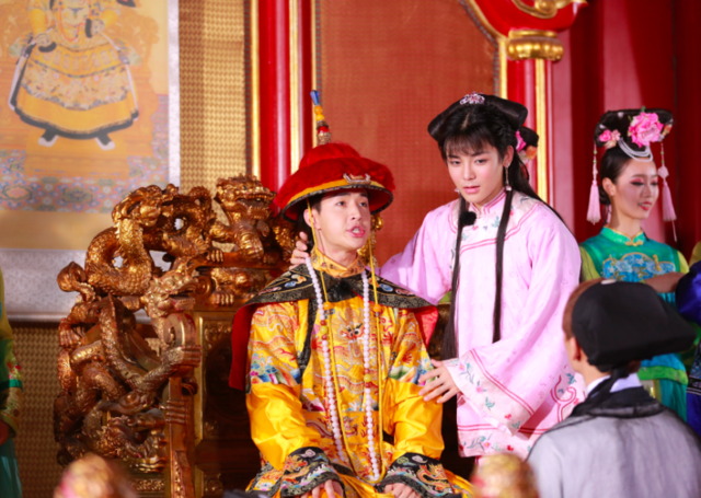 Henry假扮皇帝